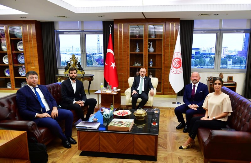 T.C. Ticaret Bakanı Sn. Mehmet Muş, Gemi Yat ve Hizmetleri İhracatçıları Birliği'ni makamında ağırladı.